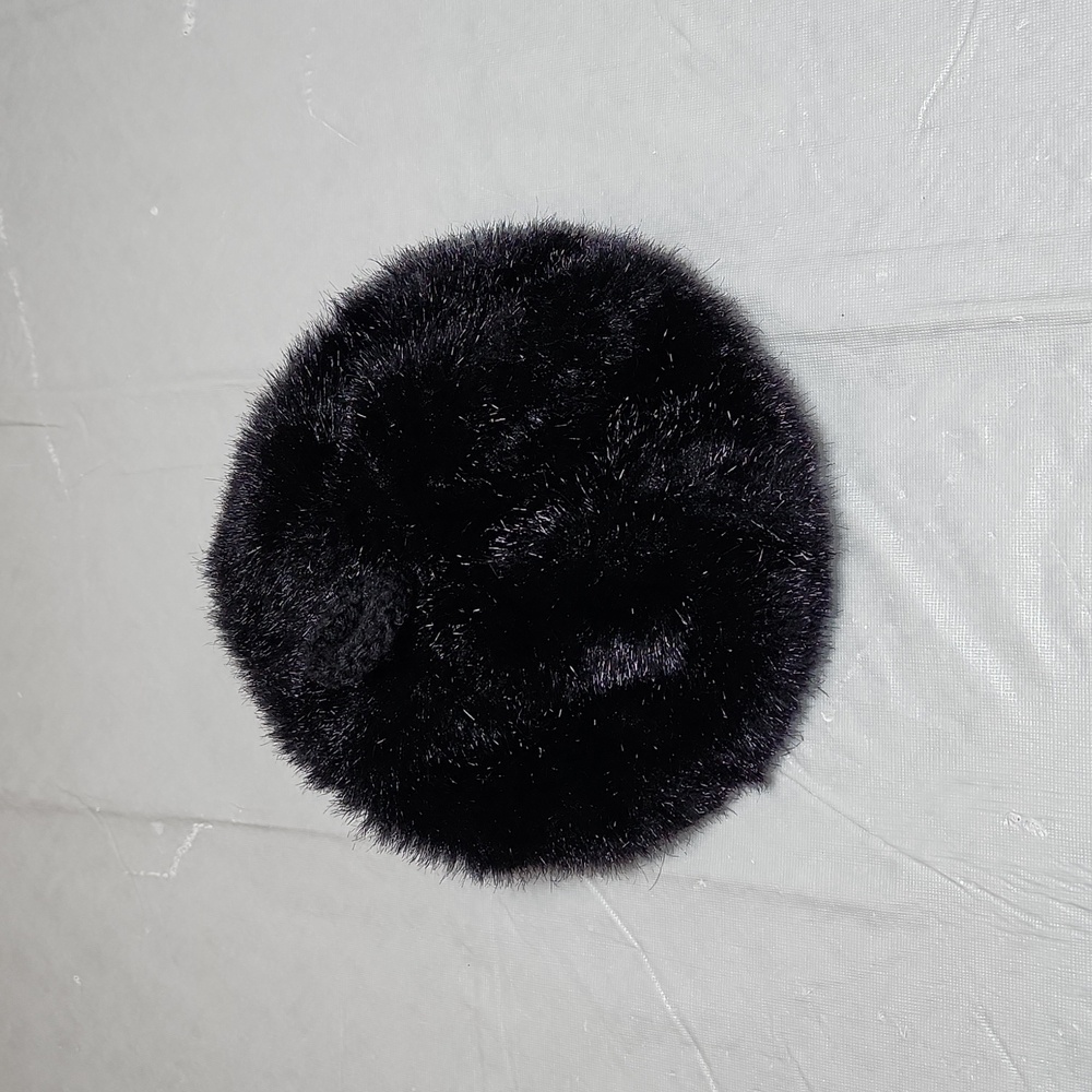 Round faux fur Style hat